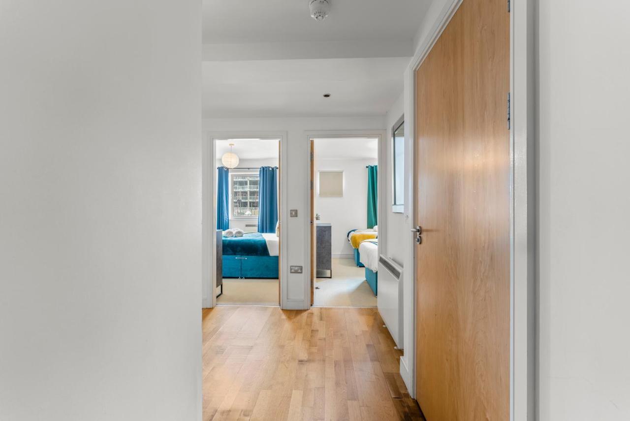 Enchanting Abode -sleeps 6 With Balcony! Bristol