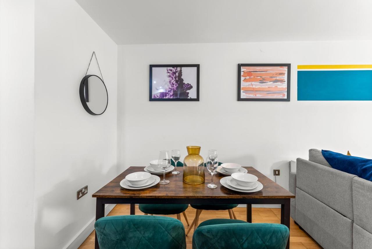 Enchanting Abode -sleeps 6 With Balcony!