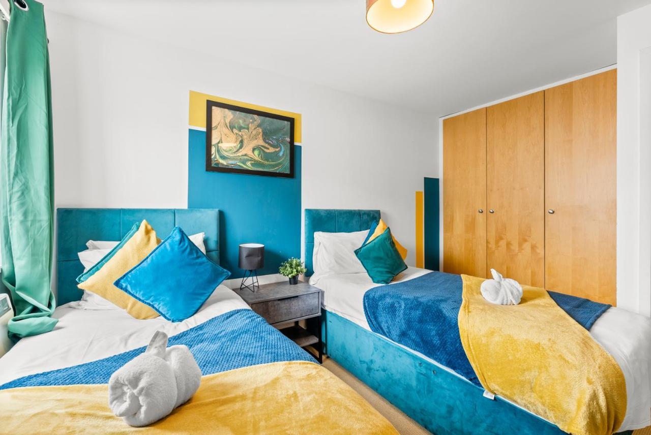 Enchanting Abode -sleeps 6 With Balcony! Apartment