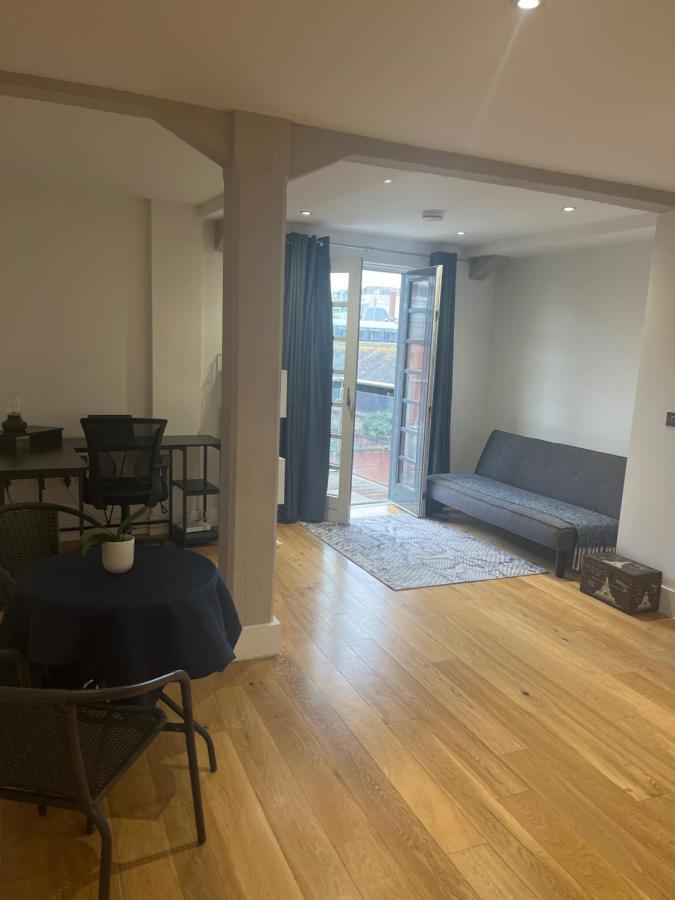 Huller And Cheese Warehouse Apartment
