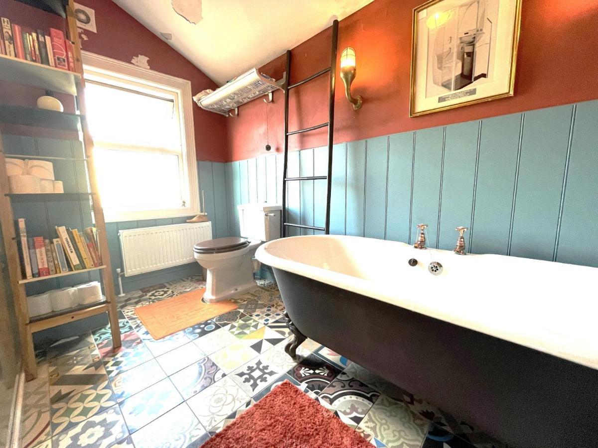 Cosy Period With Spacious Garden Holiday home *