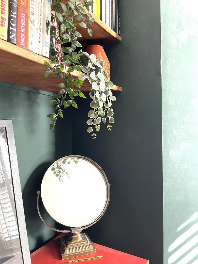 Cosy Period With Spacious Garden Holiday home Bristol