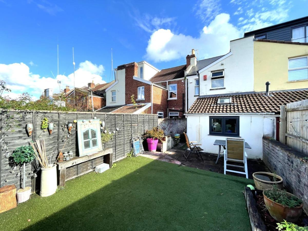 Cosy Period With Spacious Garden Bristol