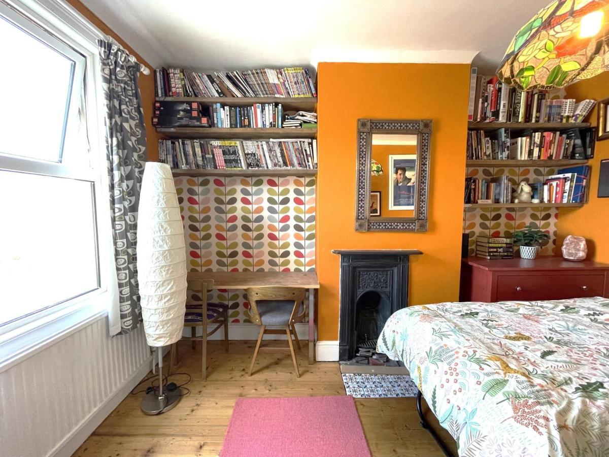 Cosy Period With Spacious Garden Holiday home *