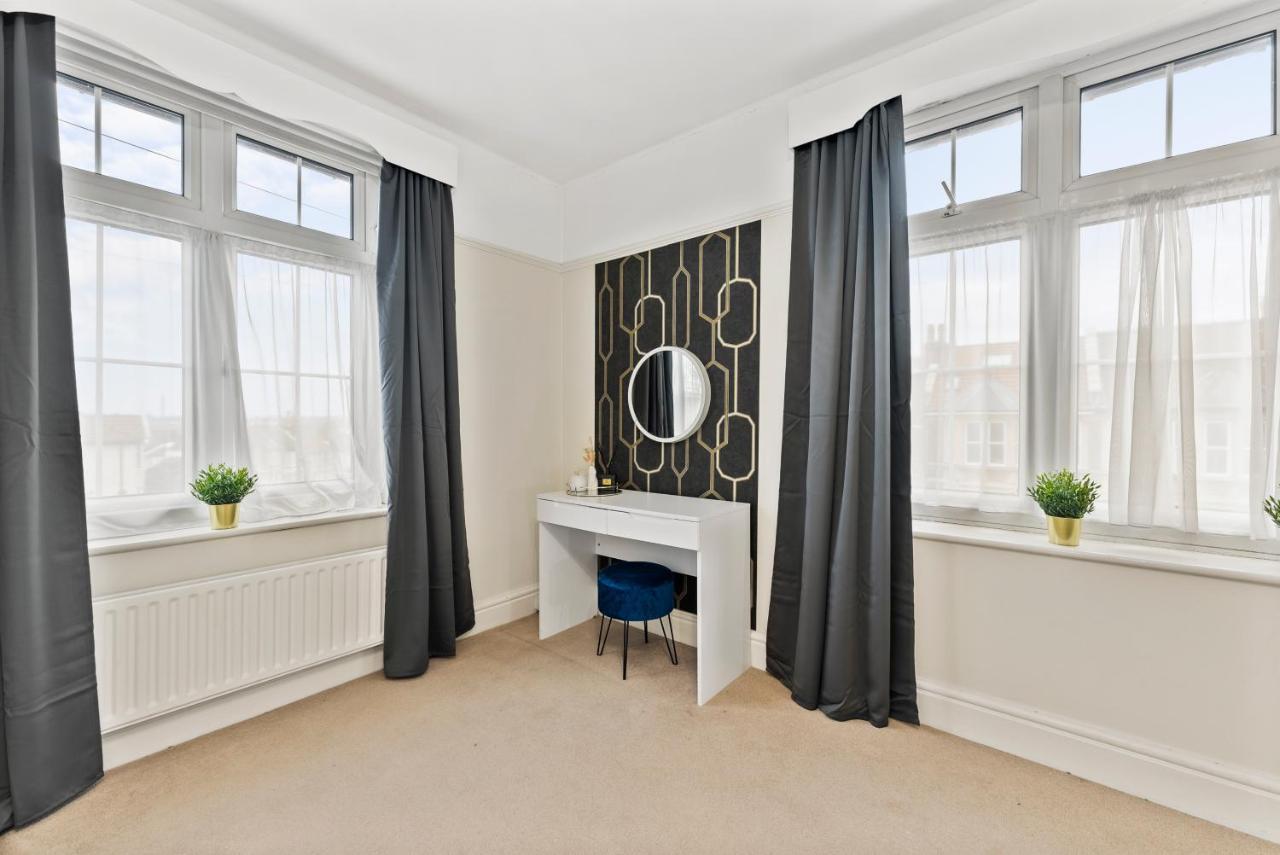 Stunning 4-bed - Garden - Sleeps 14 * Bristol