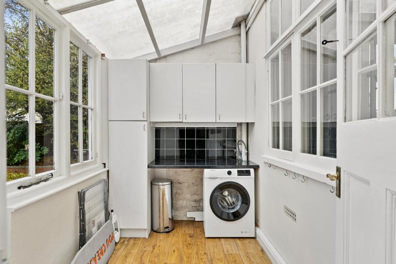 Holiday home Stunning 4-bed - Garden - Sleeps 14 Bristol