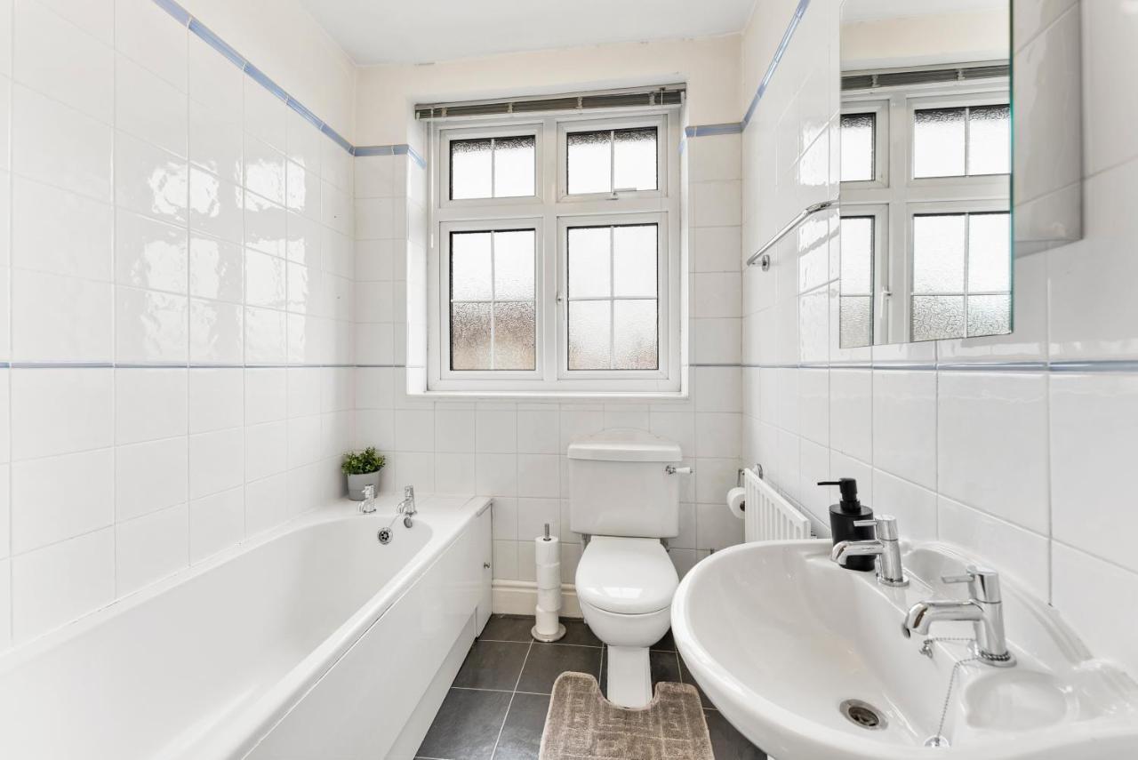 Stunning 4-bed - Garden - Sleeps 14