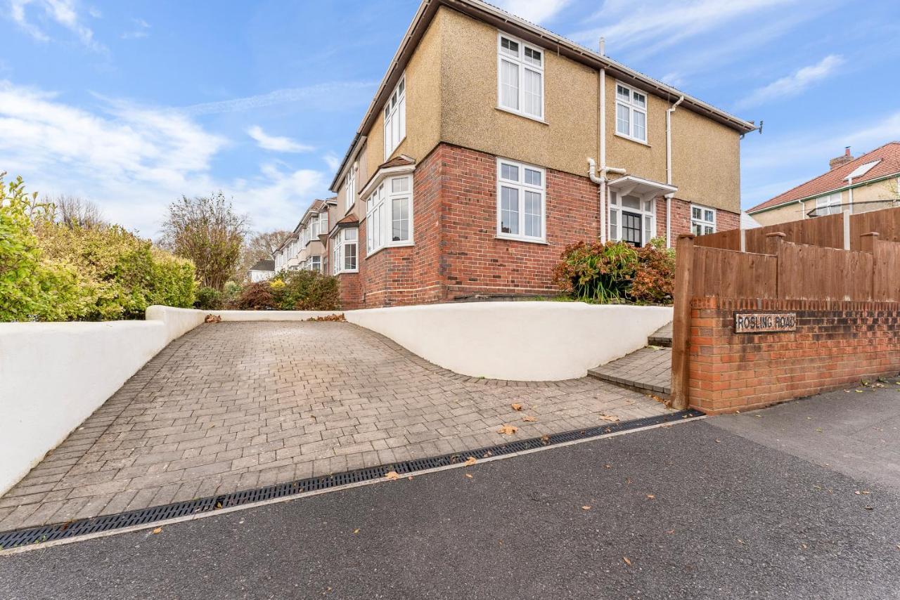 Holiday home Stunning 4-bed - Garden - Sleeps 14 Bristol