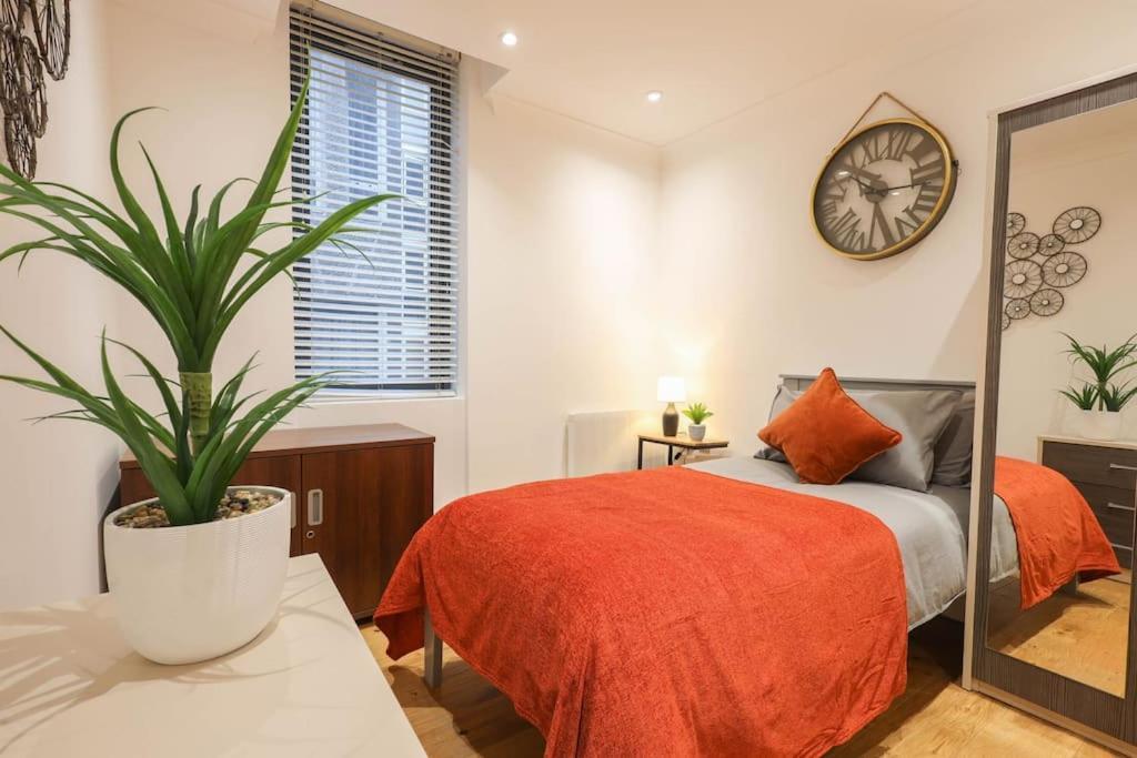 Apartment Centre, Spacious, Ensuite, Smart Tv, Sofa Bed Bristol