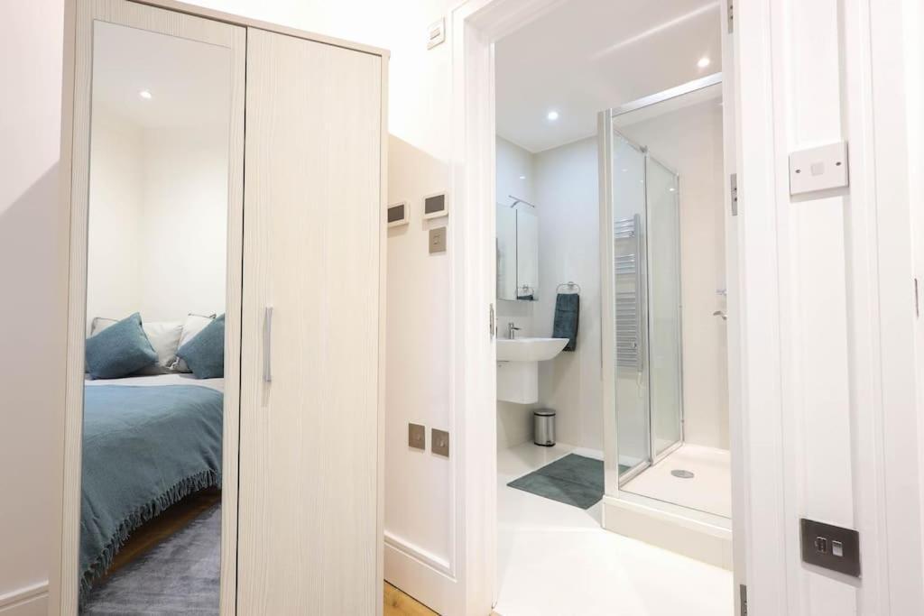 Centre, Spacious, Ensuite, Smart Tv, Sofa Bed *