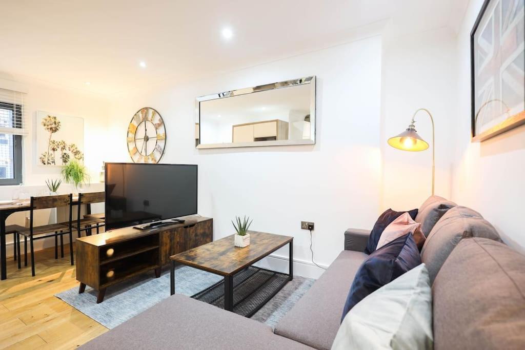 Centre, Spacious, Ensuite, Smart Tv, Sofa Bed * Bristol