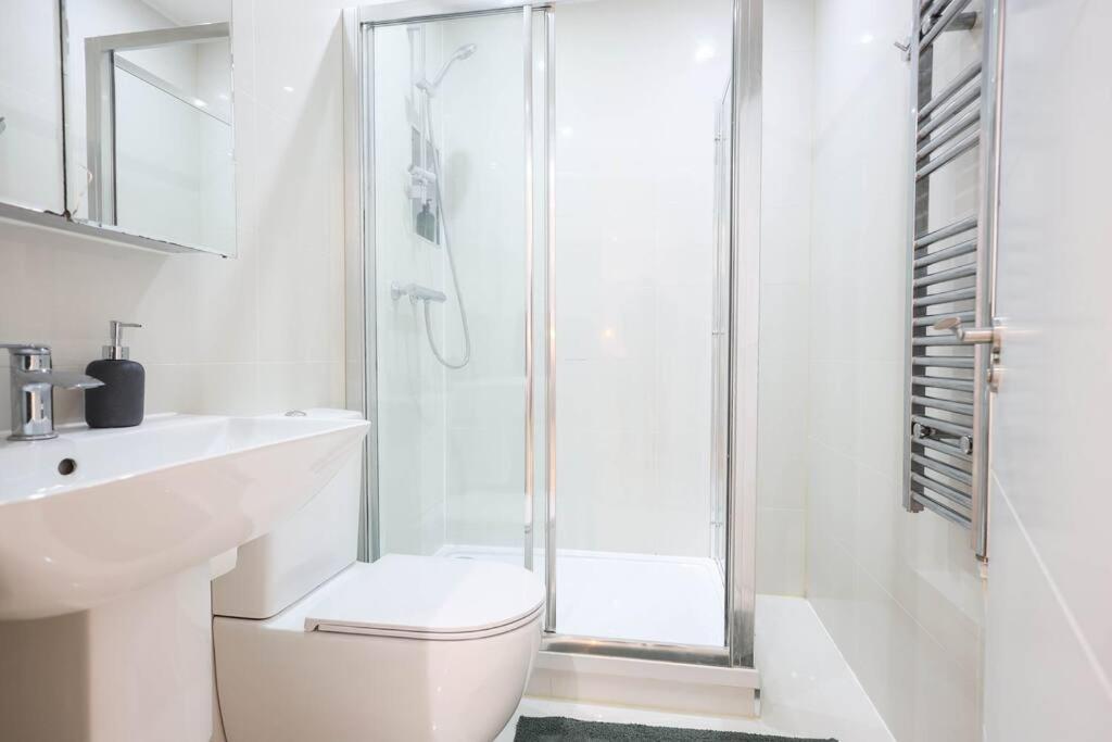 Centre, Spacious, Ensuite, Smart Tv, Sofa Bed *
