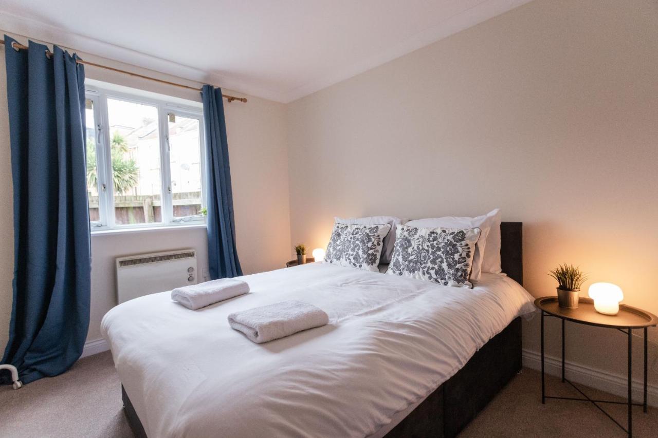 October Disc - Long - Contractors - Frances Mews * Bristol