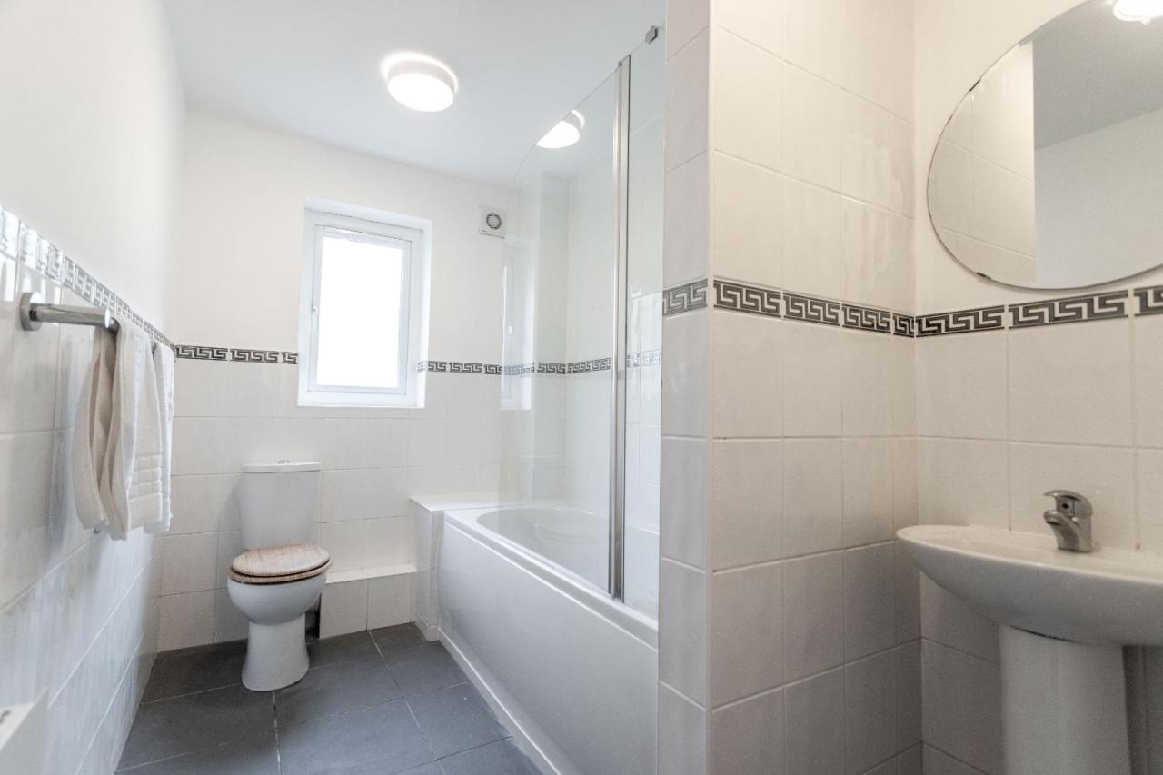 October Disc - Long - Contractors - Frances Mews Apartment Bristol