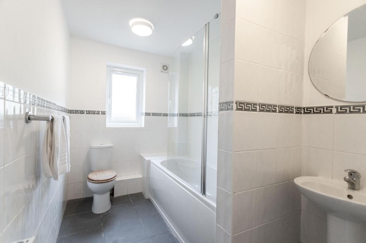 October Disc - Long - Contractors - Frances Mews Apartment Bristol
