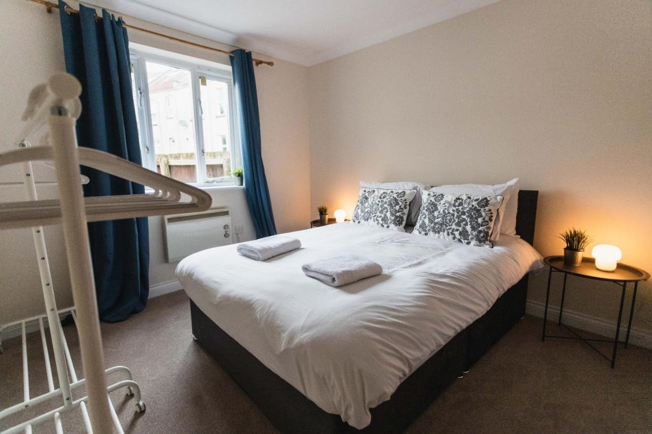 October Disc - Long - Contractors - Frances Mews Bristol