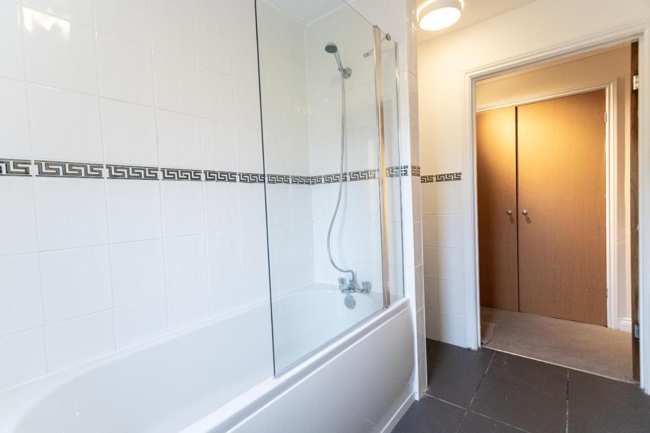 October Disc - Long - Contractors - Frances Mews Bristol