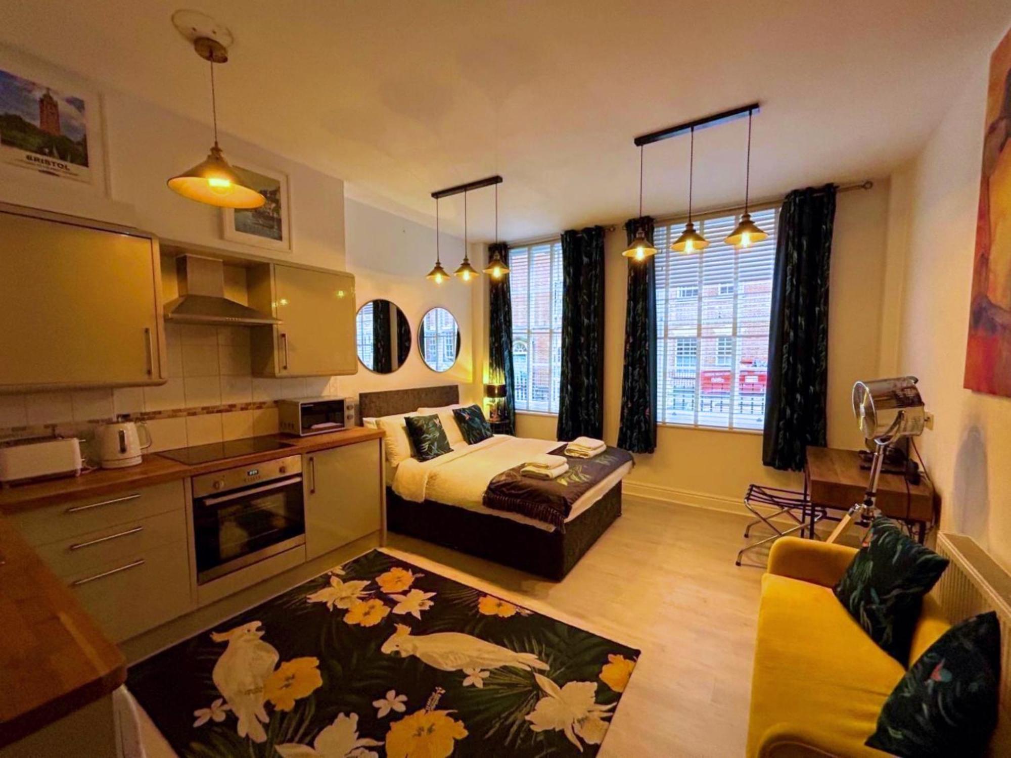 - Cabot Circus Apartment *
