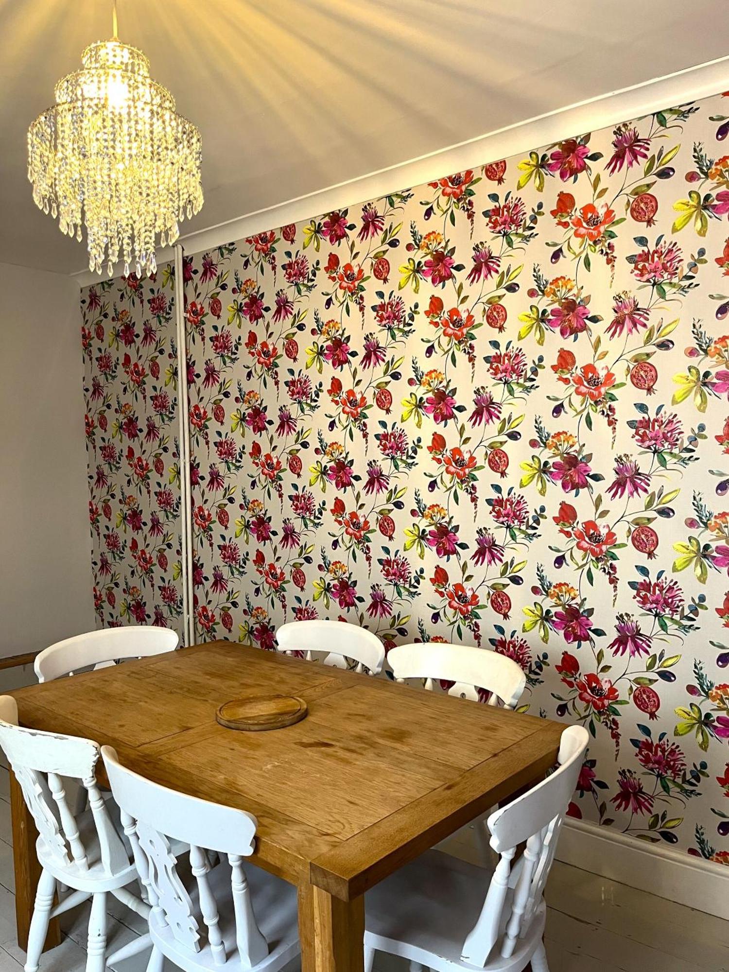 Holiday home Charming Retreat With Garden - Sleeps 12