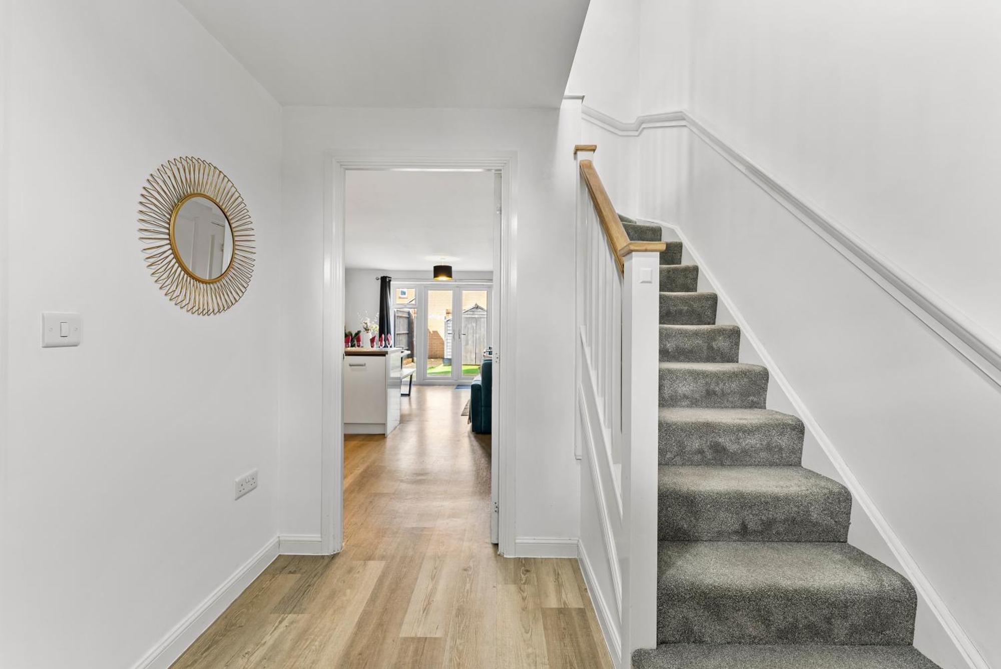 Holiday home Stylish 4 Bed - Parking - Sleeps 14
