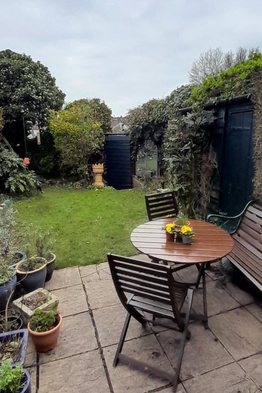 Peaceful Family Retreat Near Gloucester Road * Bristol