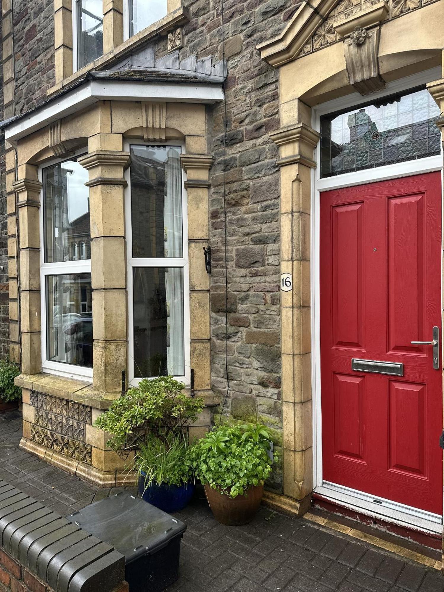 Peaceful Family Retreat Near Gloucester Road Bristol
