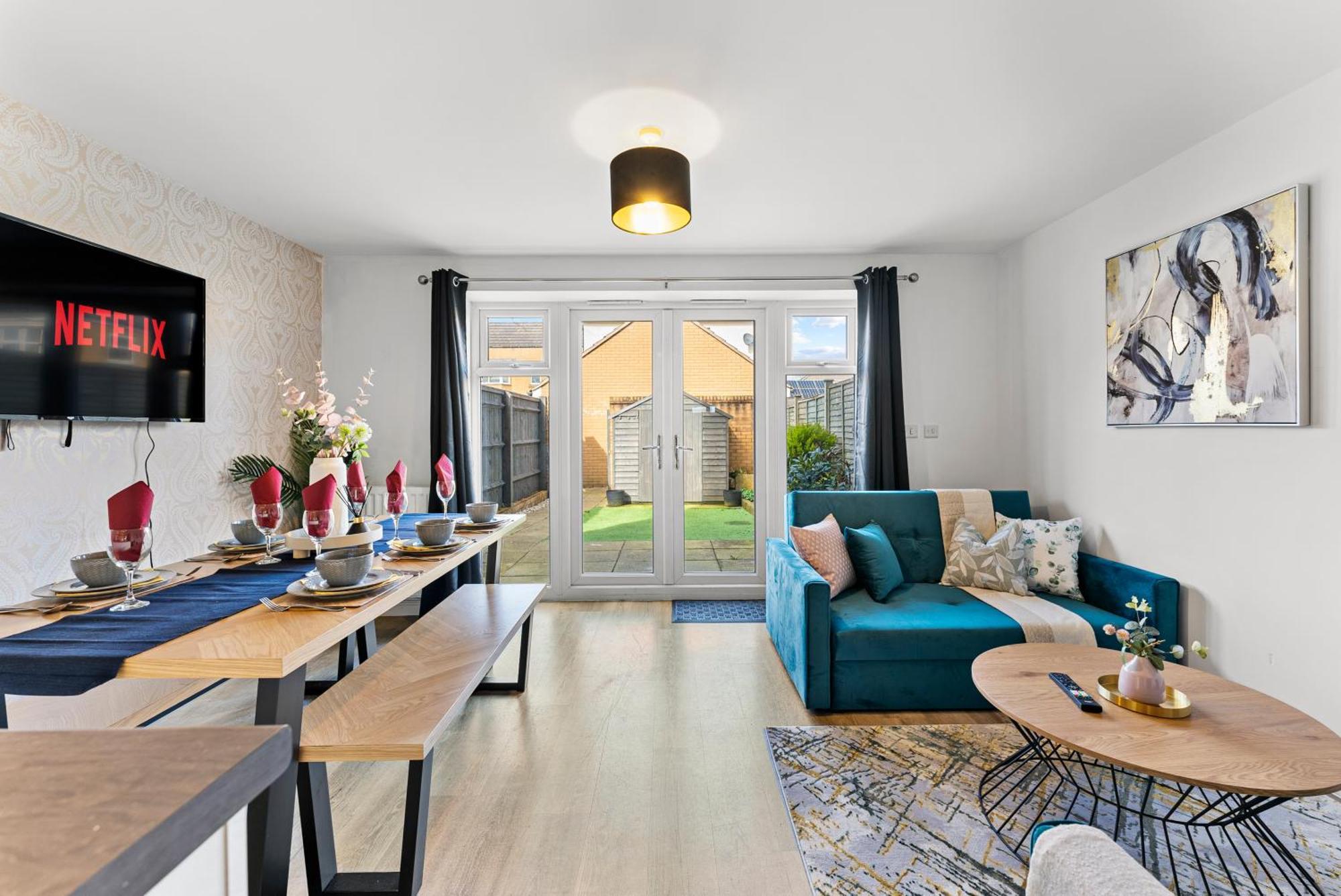 Holiday home Stylish 4 Bed - Parking - Sleeps 14
