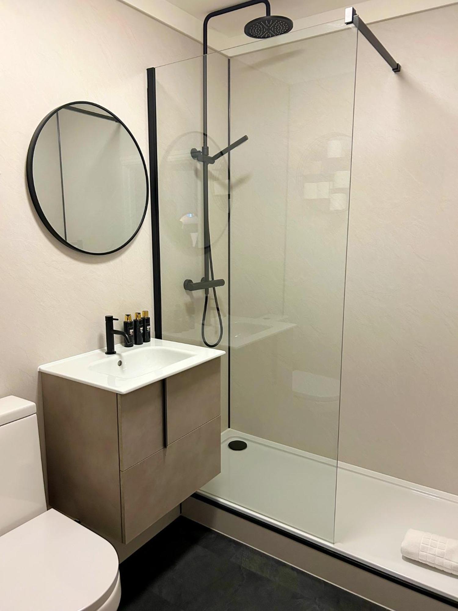 - Cabot Circus Apartment *