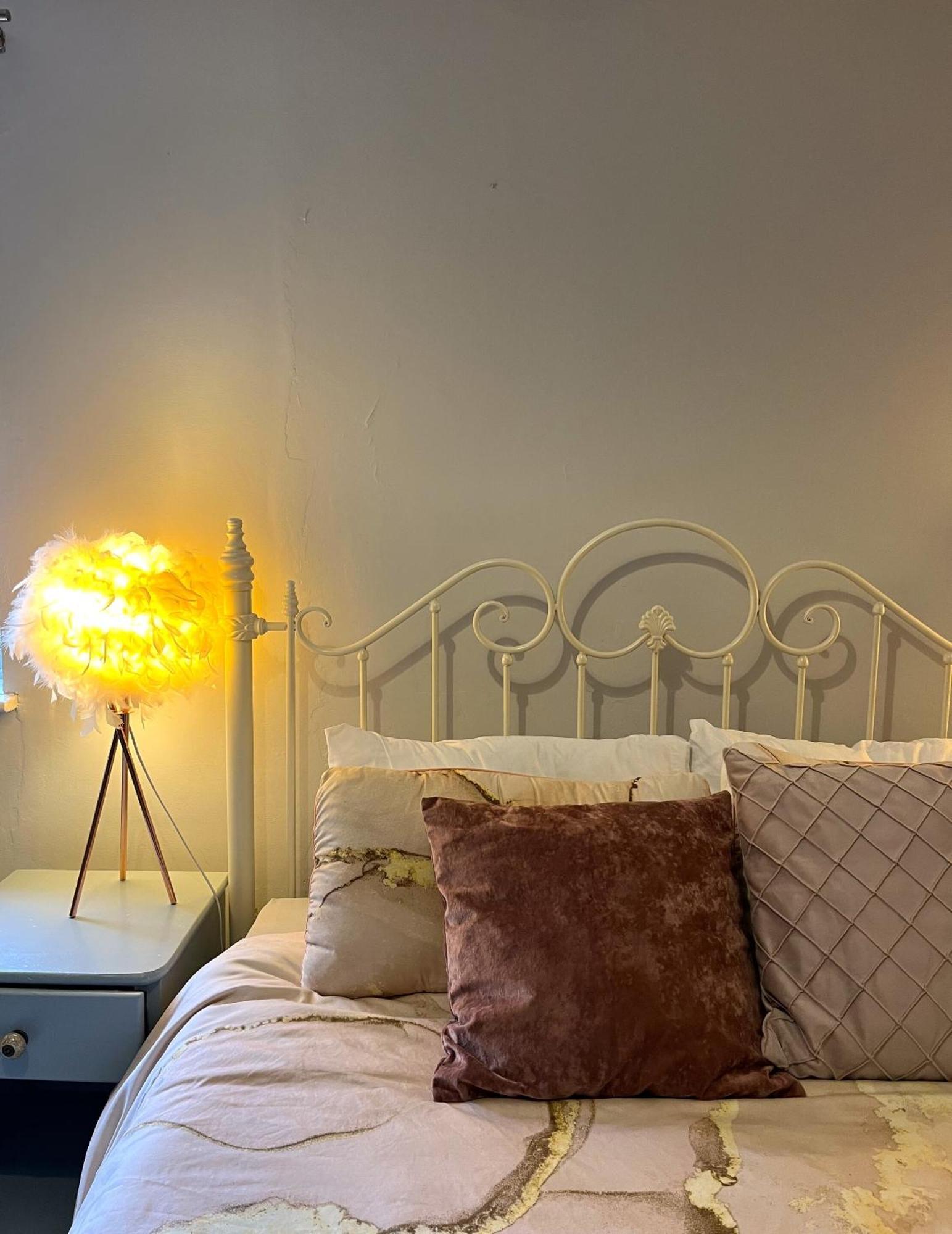 Charming Retreat With Garden - Sleeps 12 Holiday home