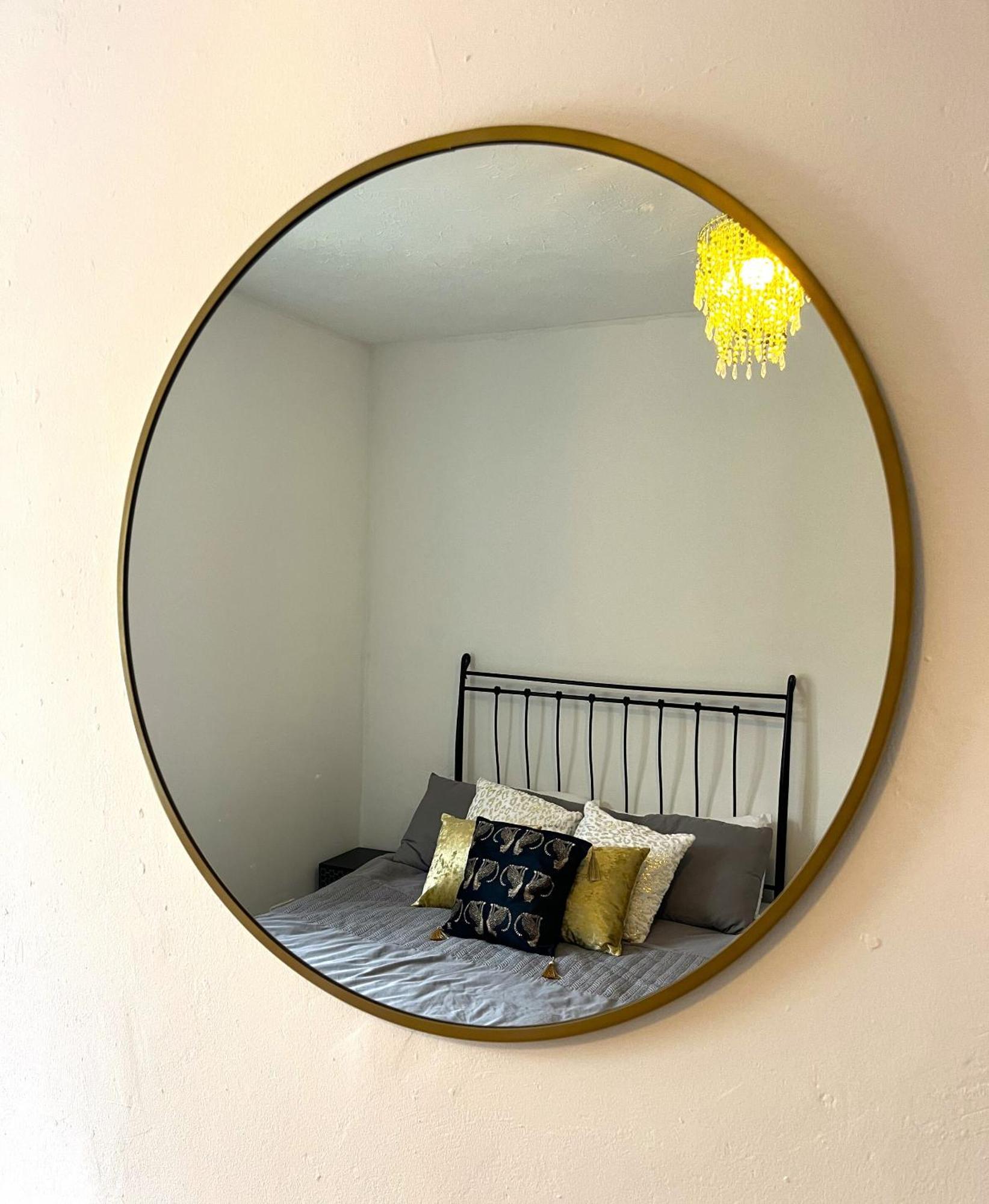Charming Retreat With Garden - Sleeps 12 Holiday home