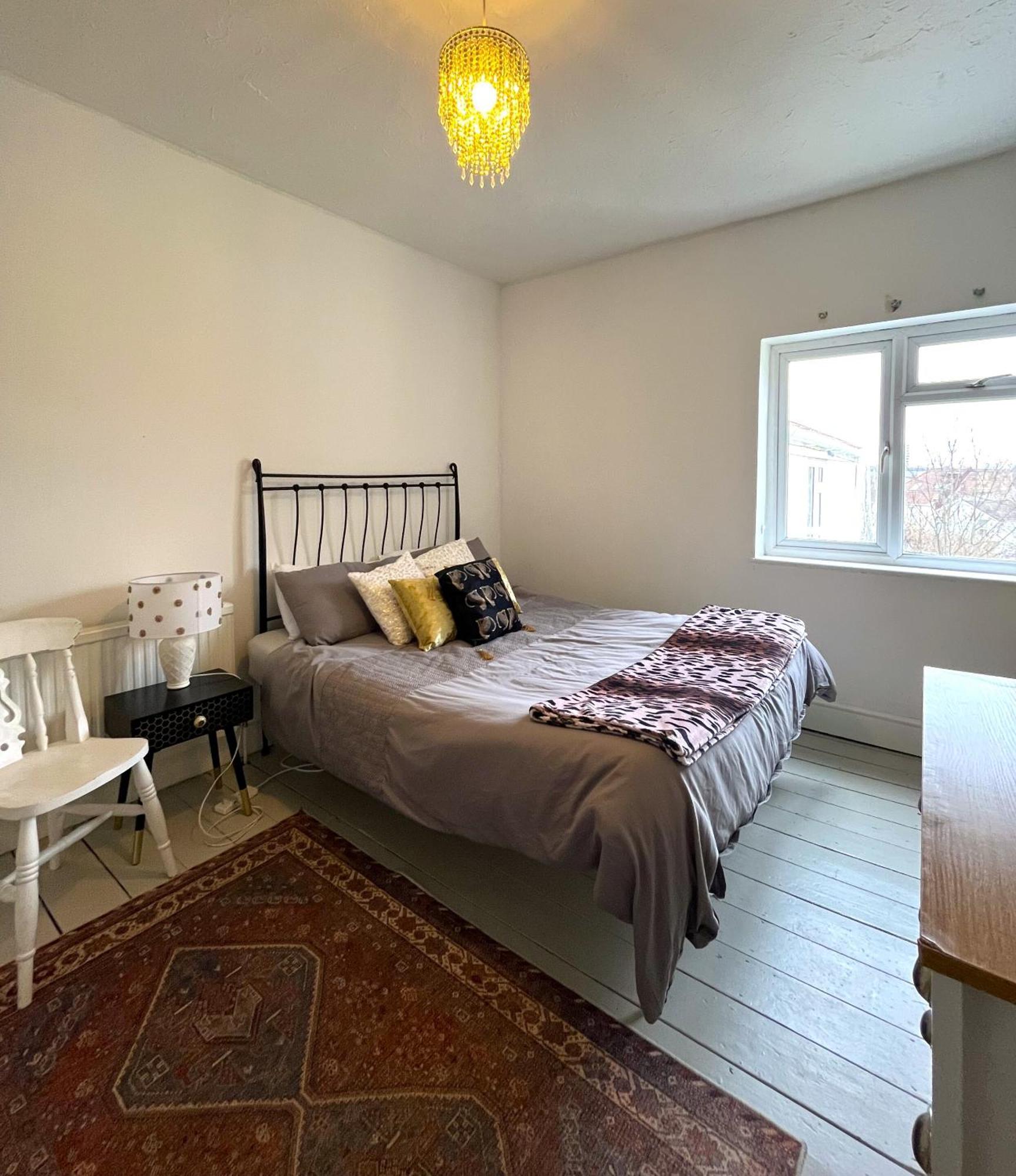 Holiday home Charming Retreat With Garden - Sleeps 12