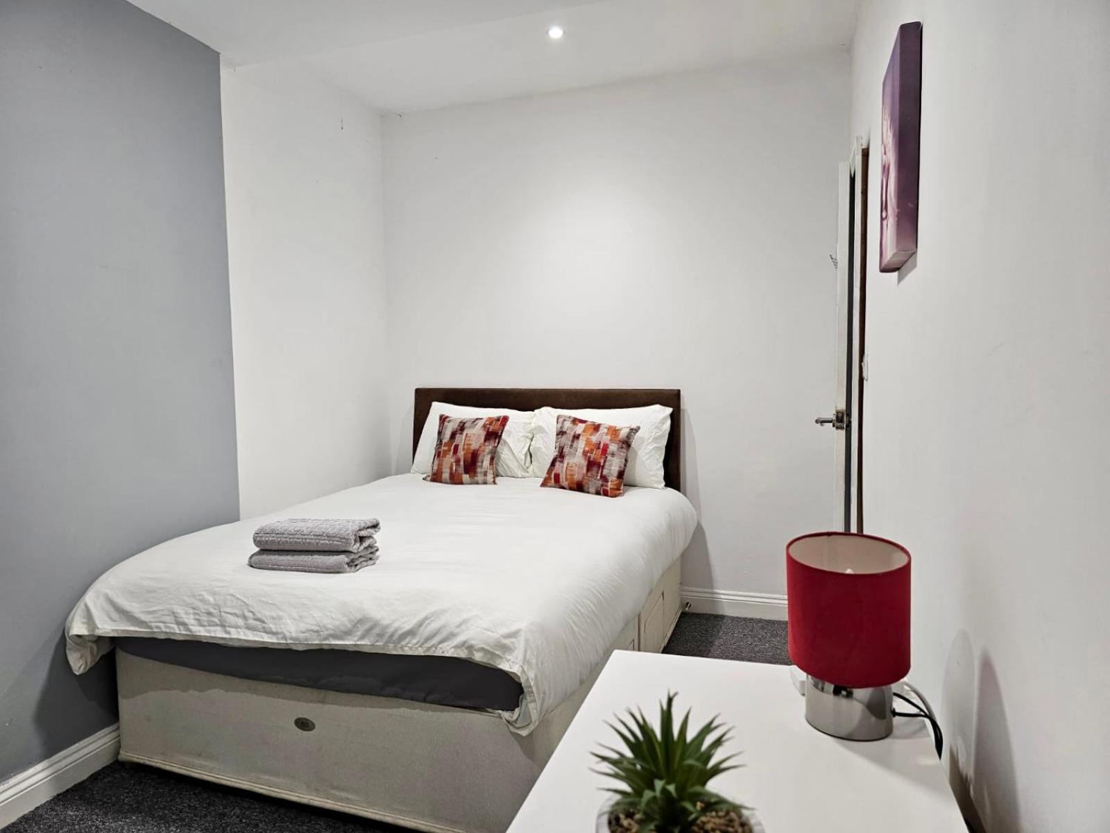 Spacious With Private Living Homestay *