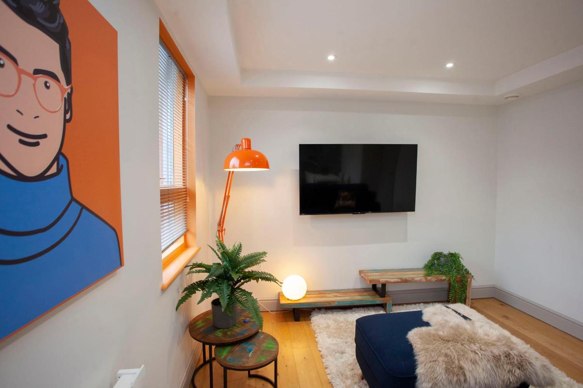 Higgihaus Cabot Mews #36 Fantastic Location Apartment *