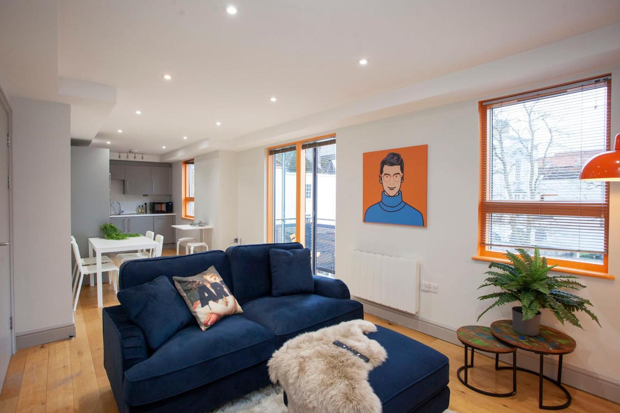 Higgihaus Cabot Mews #36 Fantastic Location *