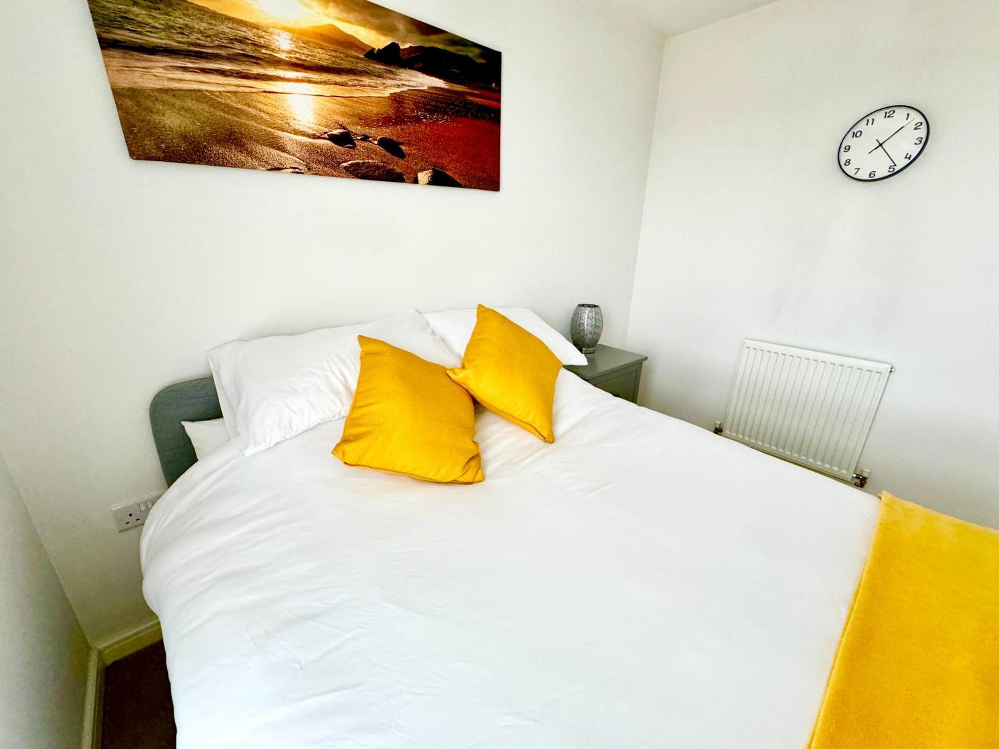 Modern 2-bedroom Apartment *