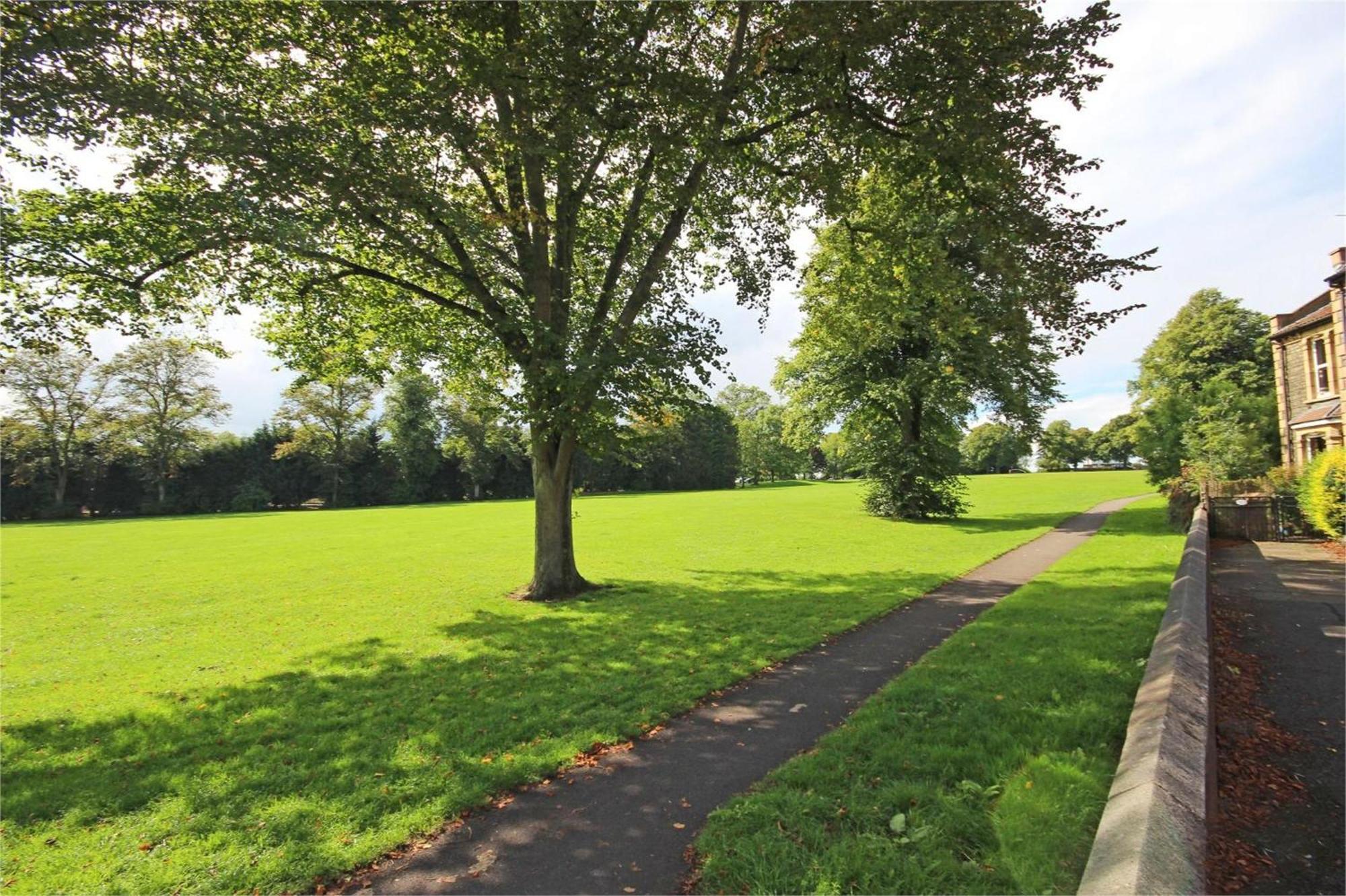 Holiday home Peaceful Family Retreat Near Gloucester Road Bristol