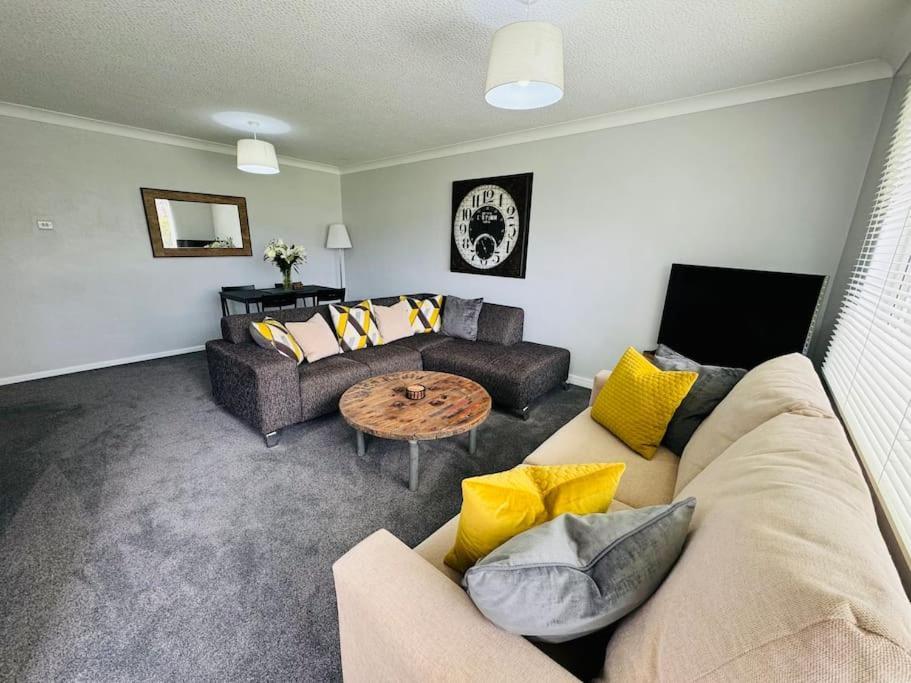 Modern & Secluded In Frenchay * Bristol