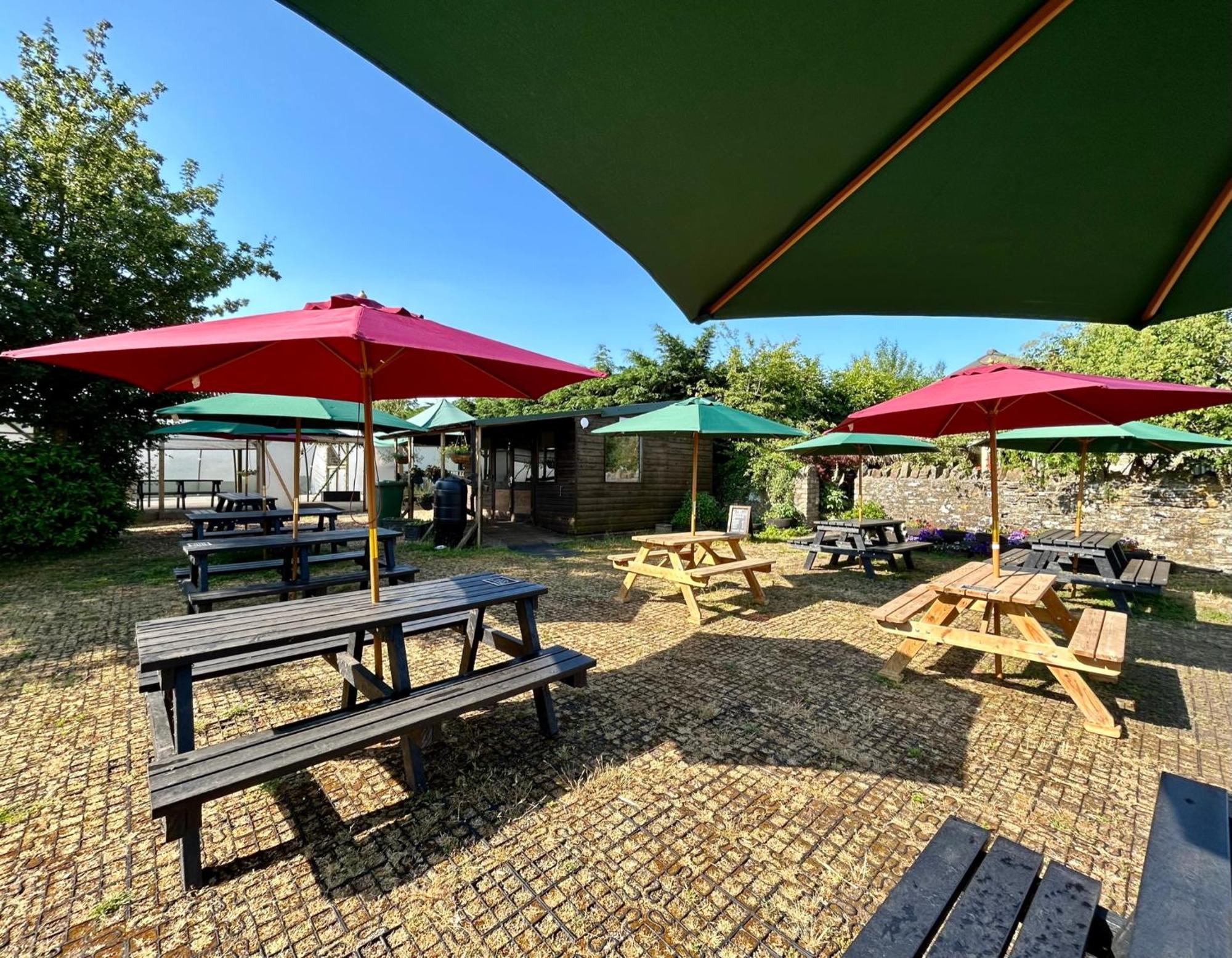 Luxury tent Nine Yards Family Glamping @ Farrington's Farm Bristol