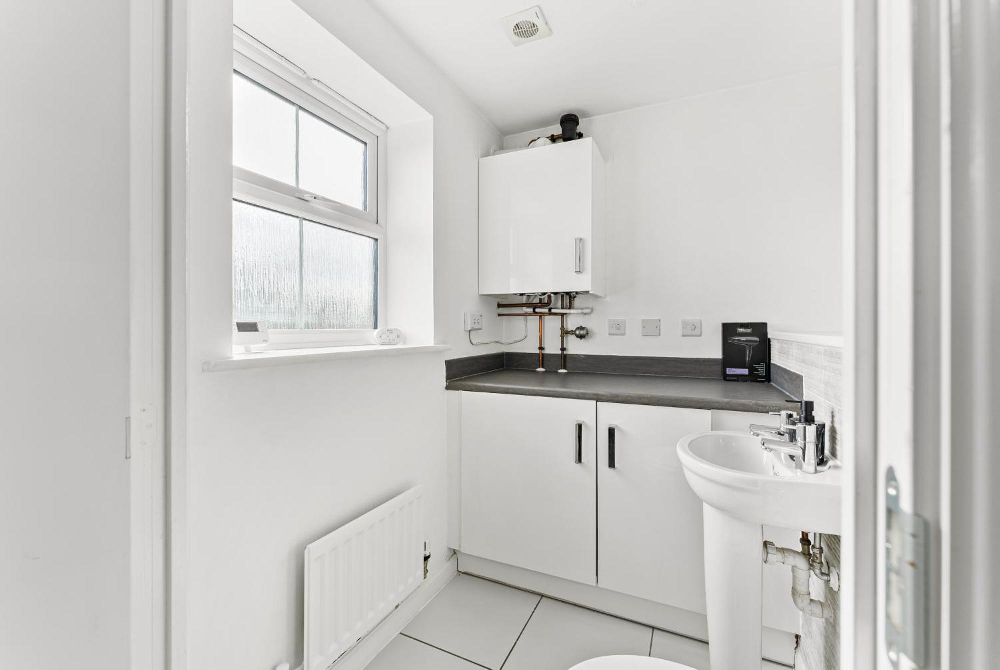 Stylish 4 Bed - Parking - Sleeps 14 * Bristol