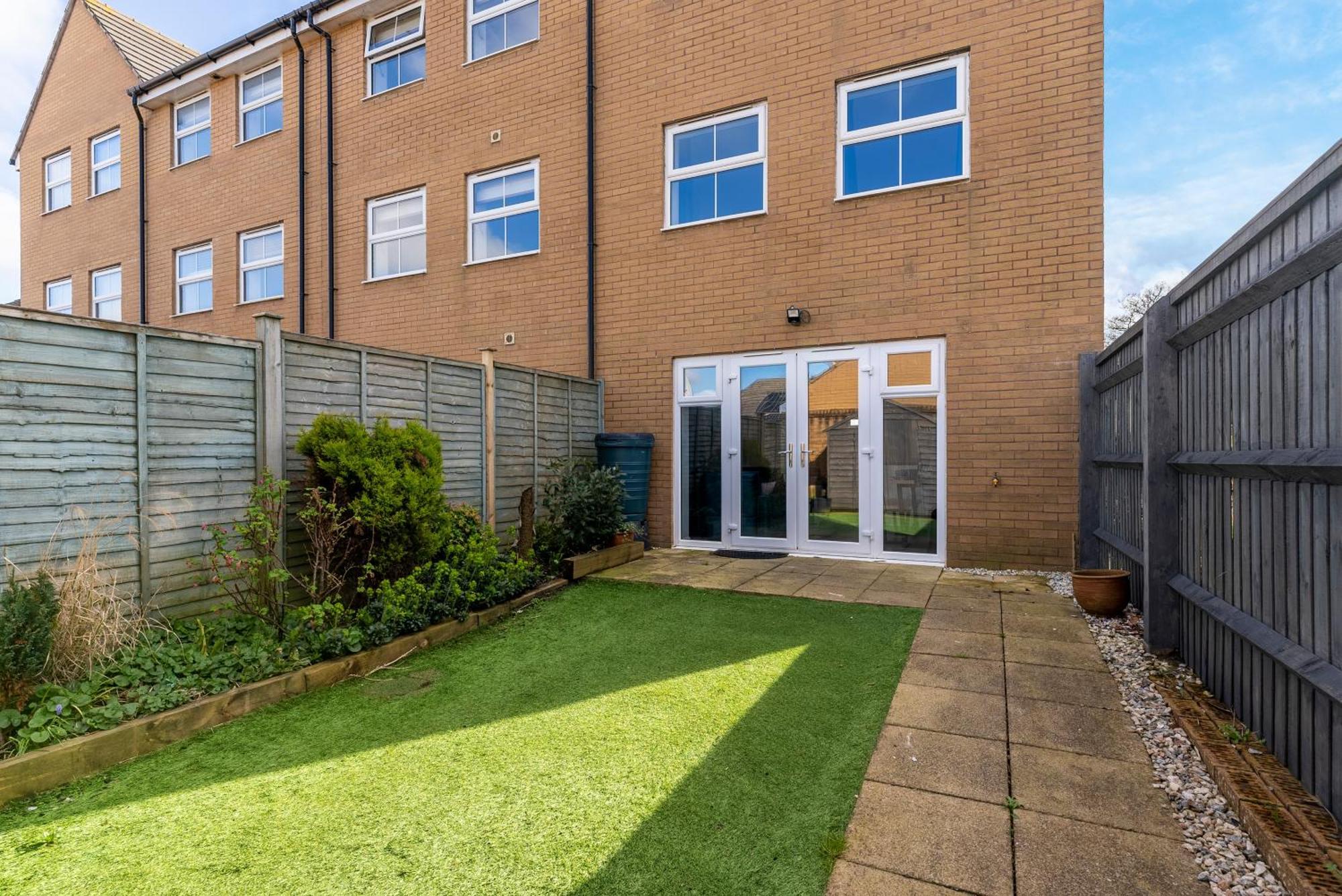 Holiday home Stylish 4 Bed - Parking - Sleeps 14 *