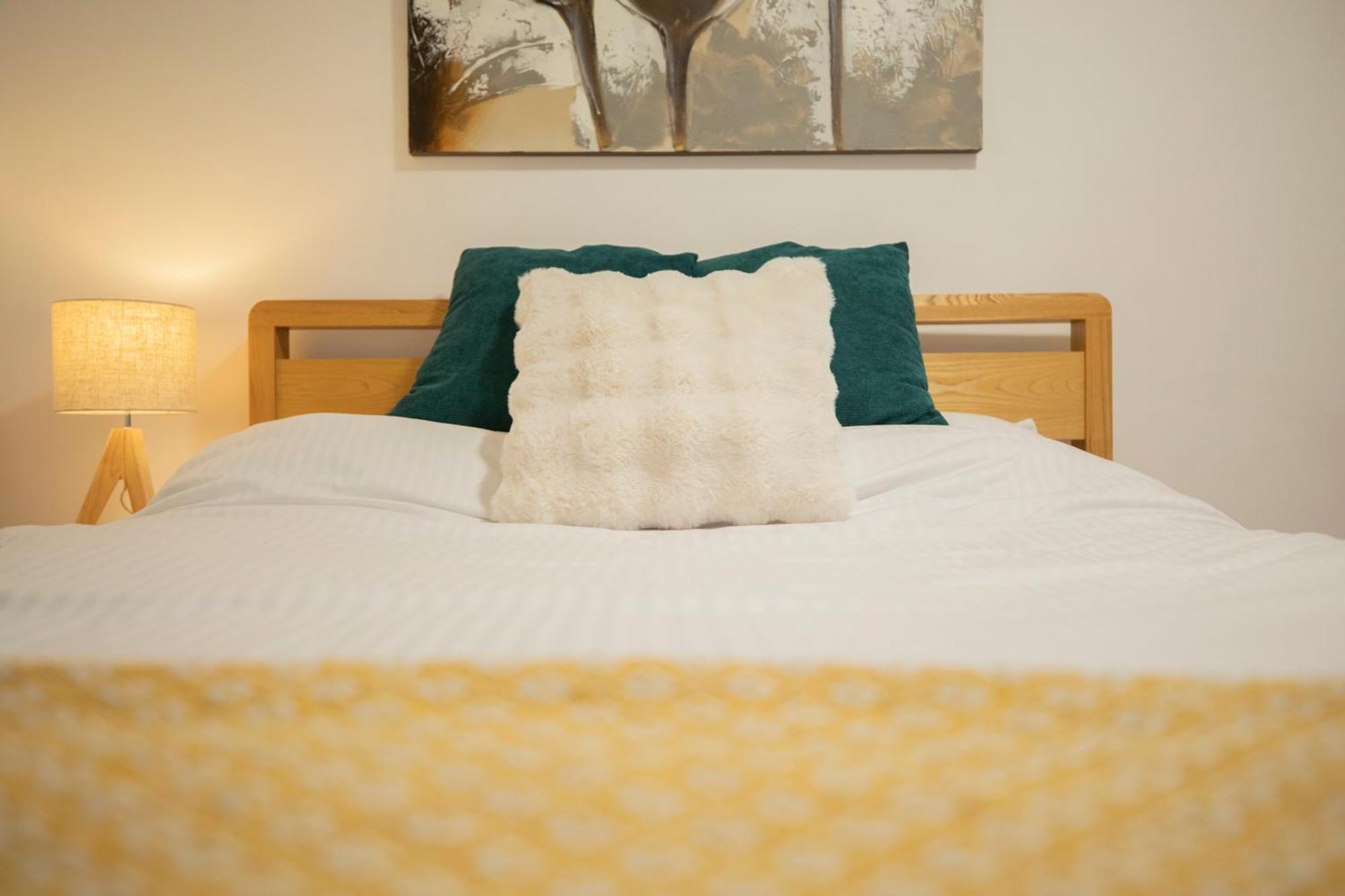 Apartment Base78, Your Place In Bristoi, Close To Station, Harbourside & *