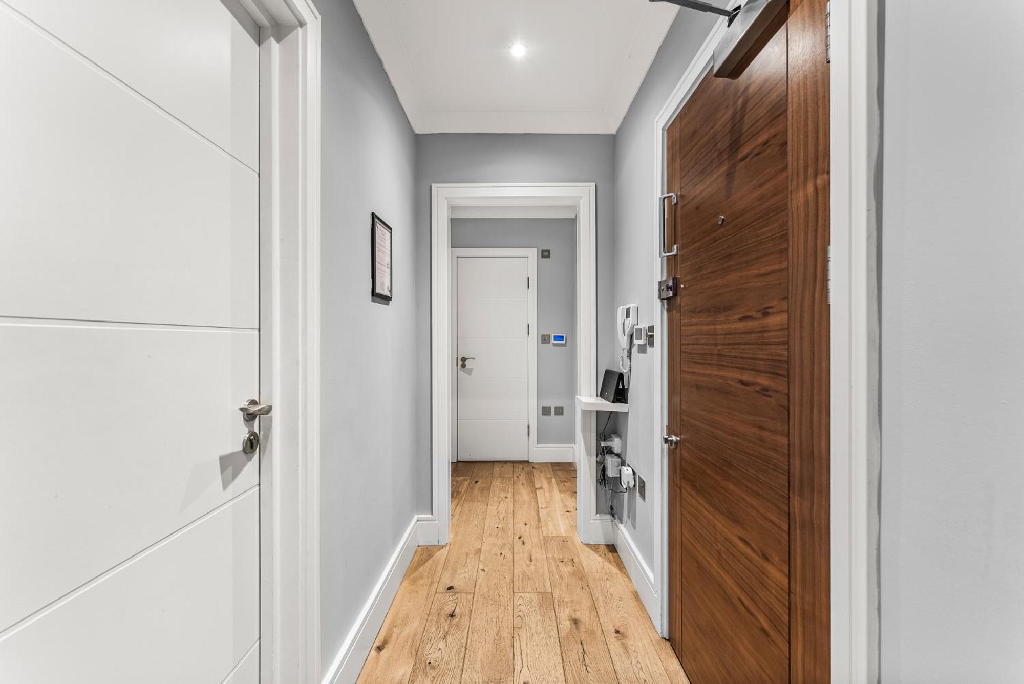 Comfortable Centre For Contractors And Couples - Centre Apartment *