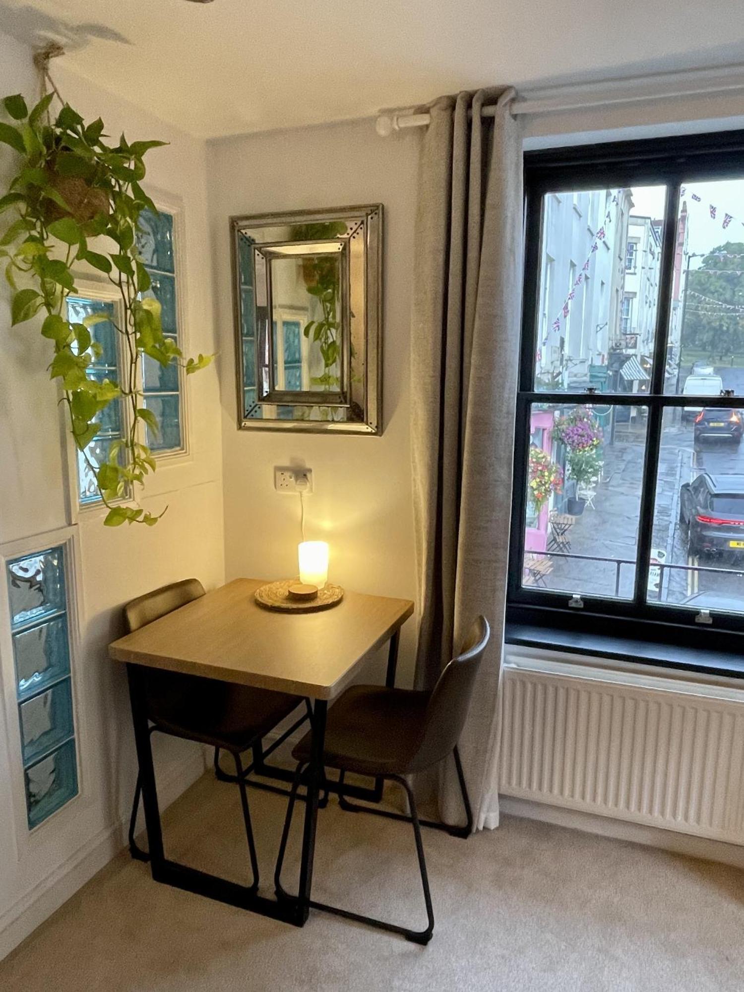 Cosy Oasis In The Heart Of Clifton Village