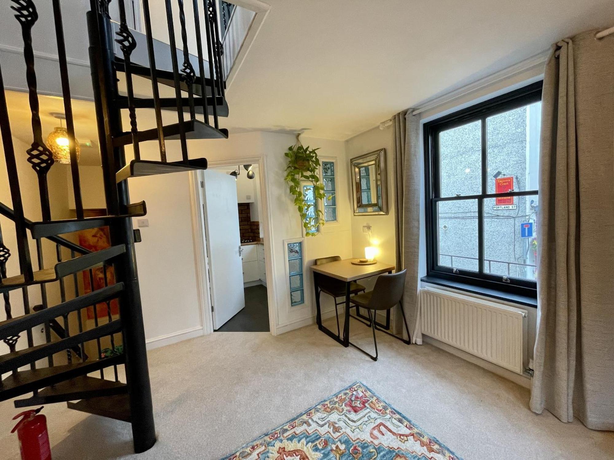 Cosy Oasis In The Heart Of Clifton Village Apartment