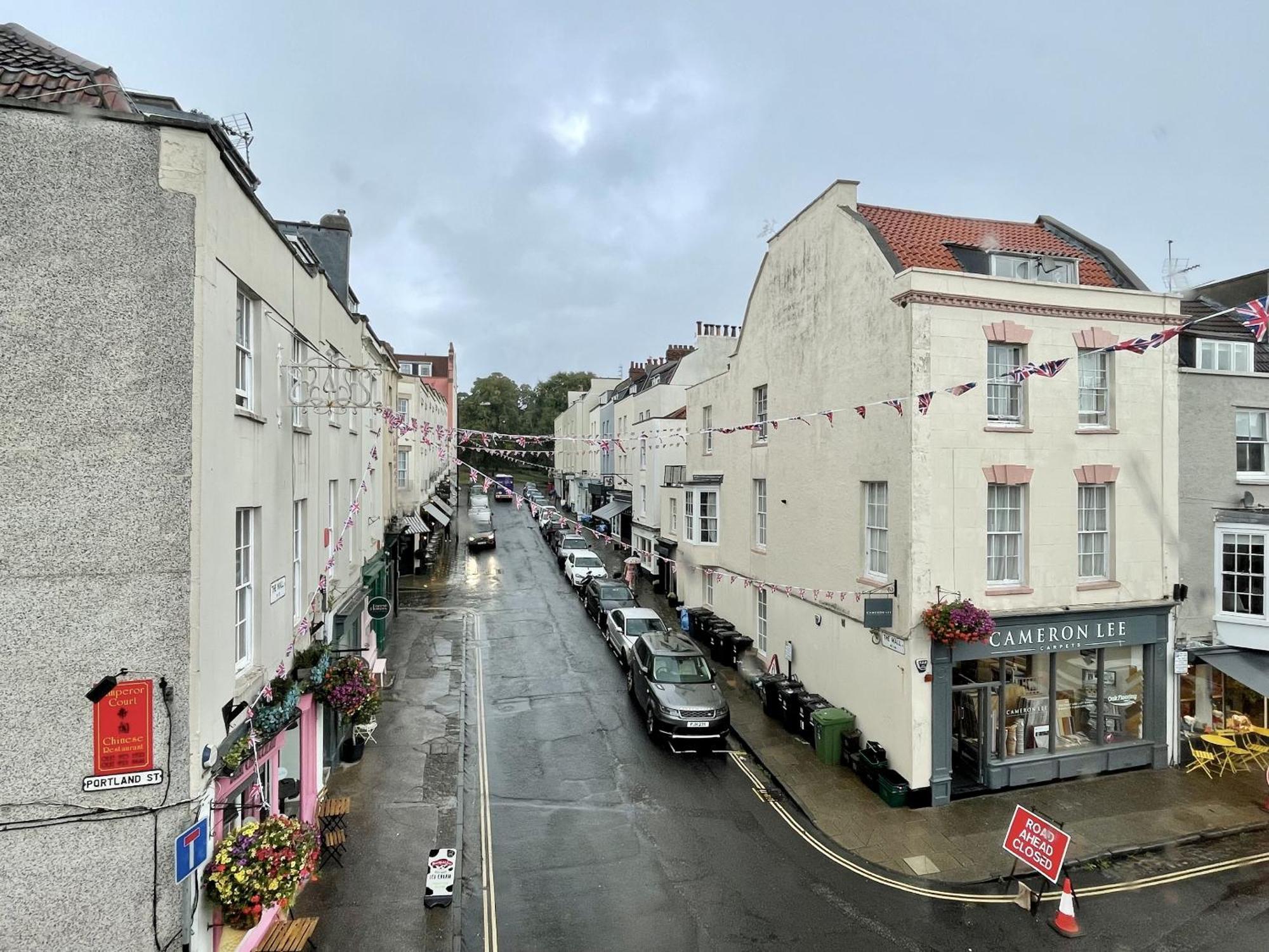 Apartment Cosy Oasis In The Heart Of Clifton Village *