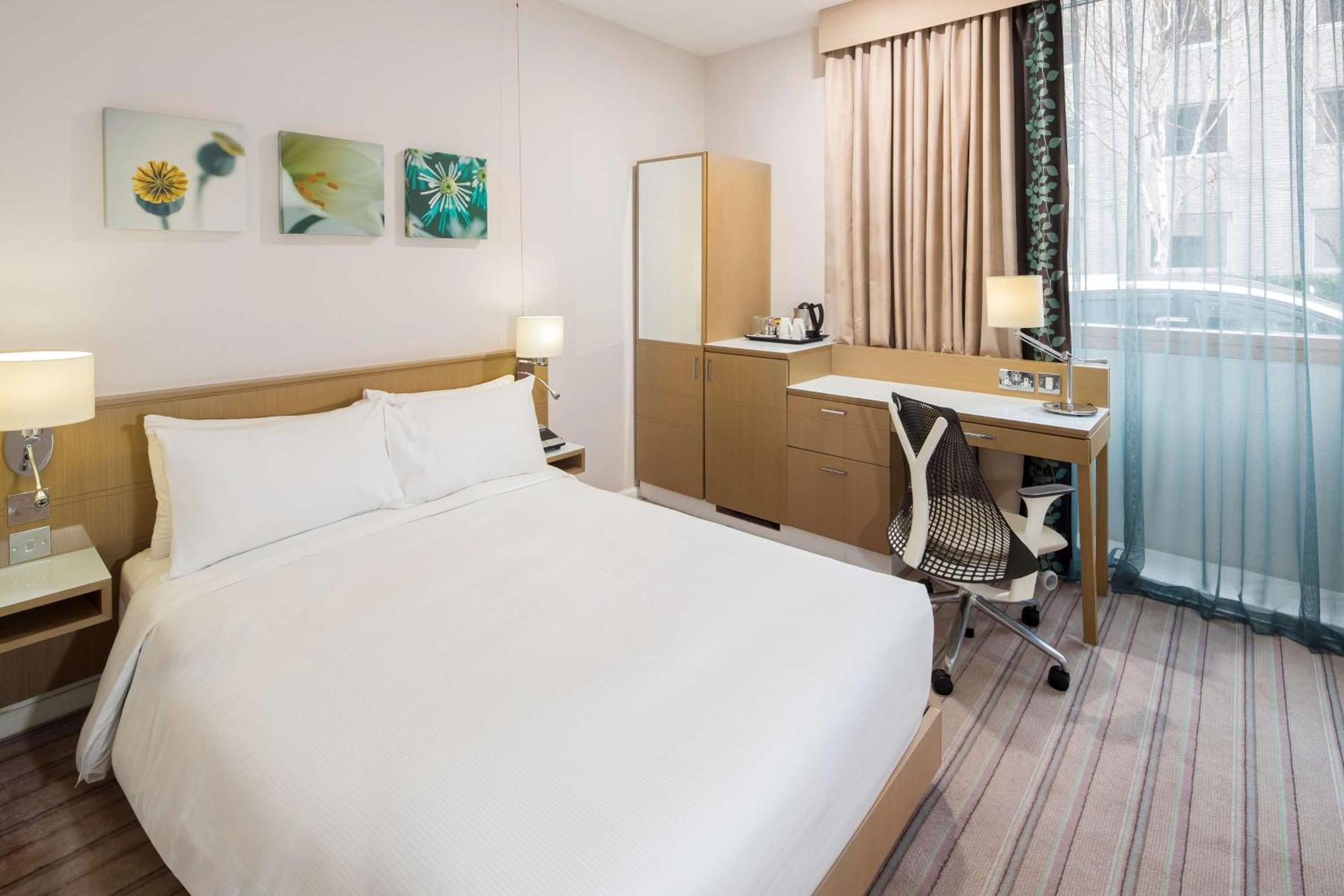 Hilton Garden Centre Hotel