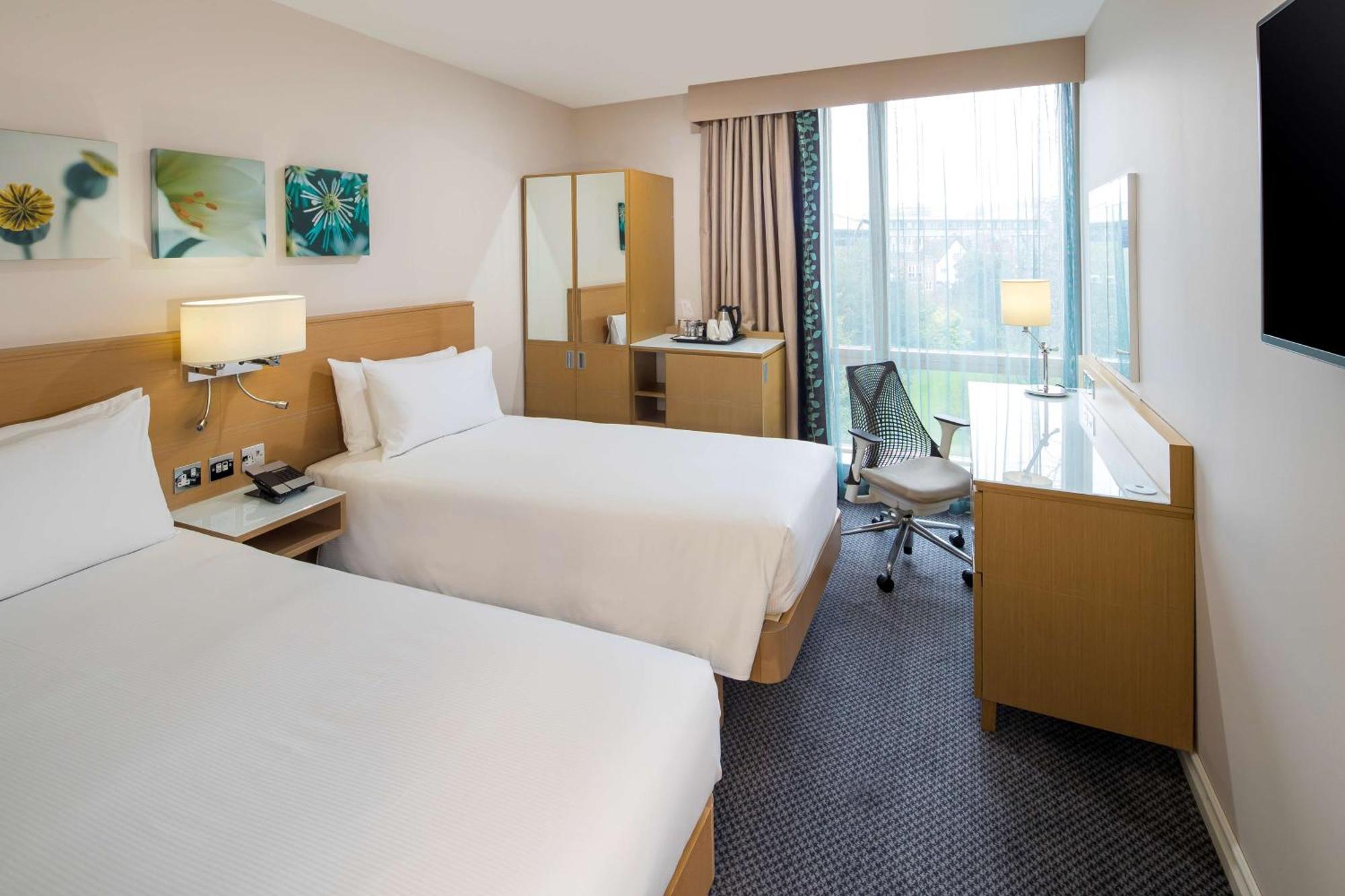 Hilton Garden Centre 4* Bristol