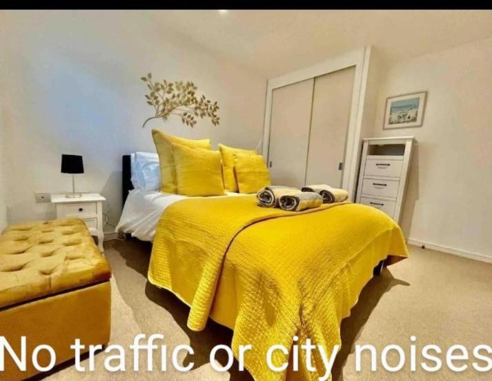 Gorgeous With Free Parking & Breakfast Near City Centre & Midday Checkout Bristol