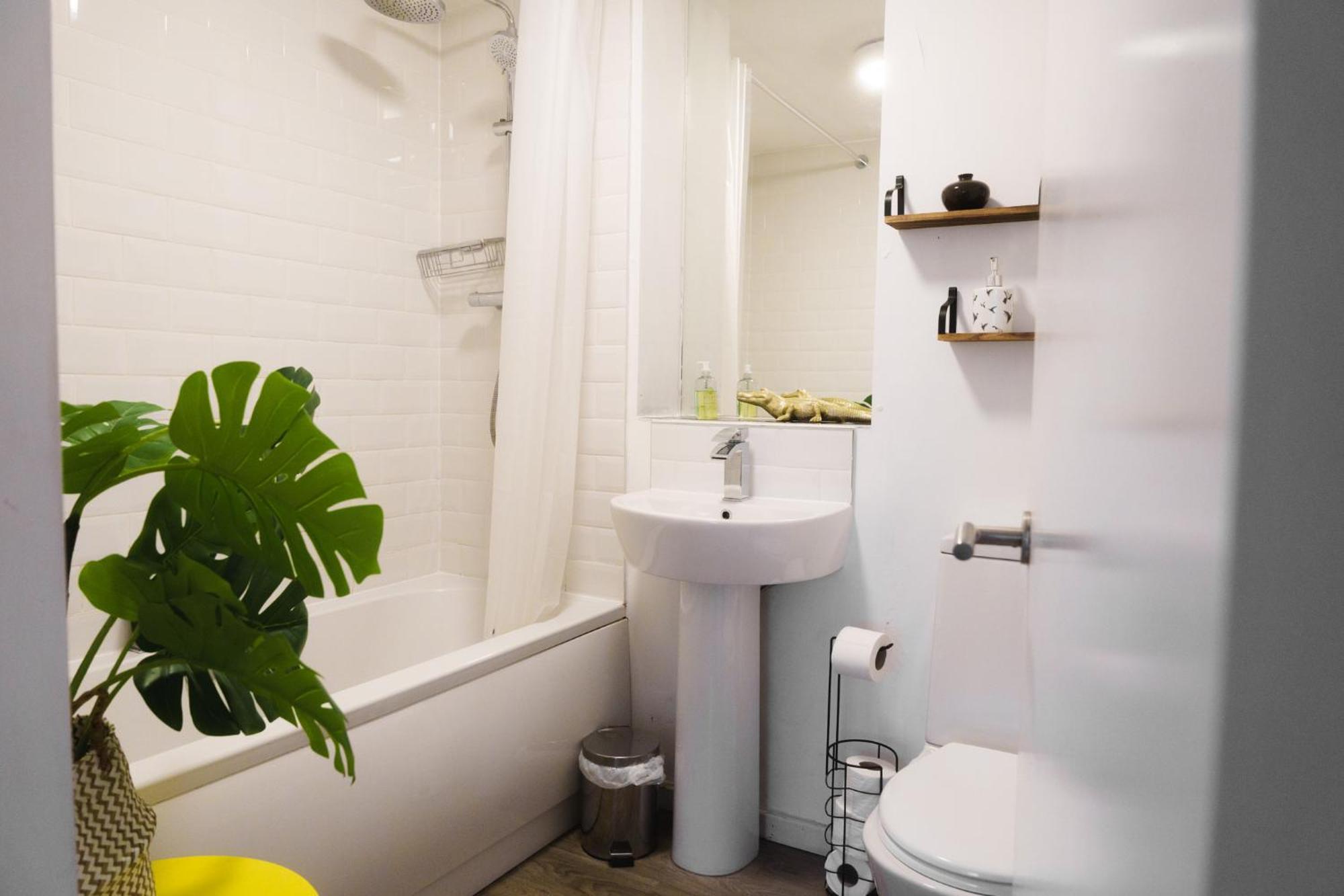 Modern & Stylish 1 Bedroom Flat In
