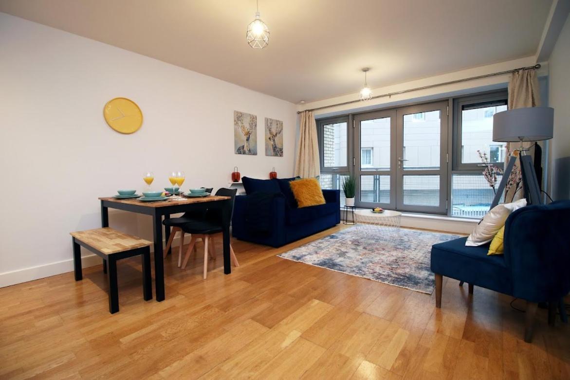 Apartment Bright 1bedroom Apartment, Location With Balcony *